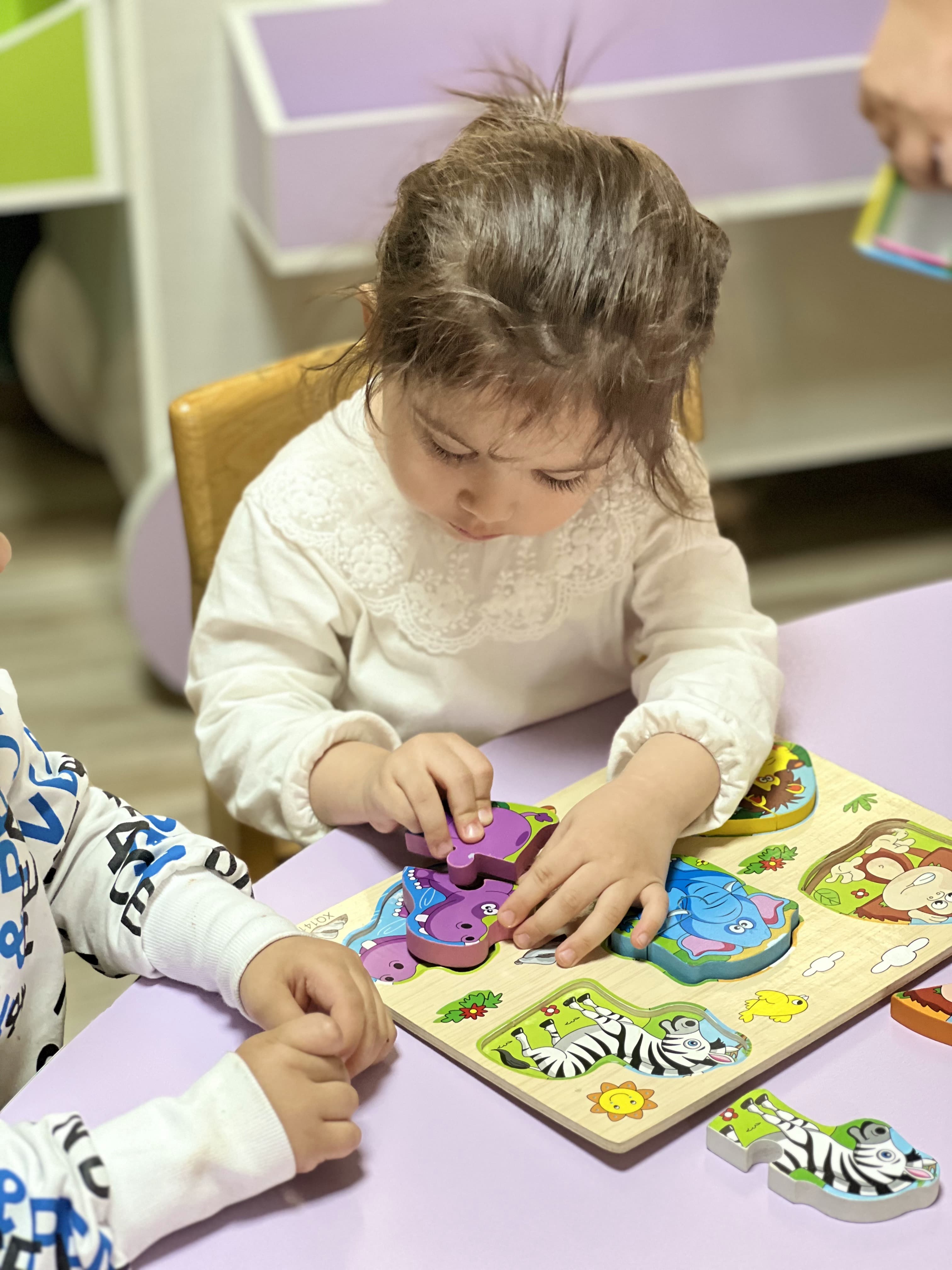 مهدکودک روزبه کودک و پیش دبستانی کودک خلاق