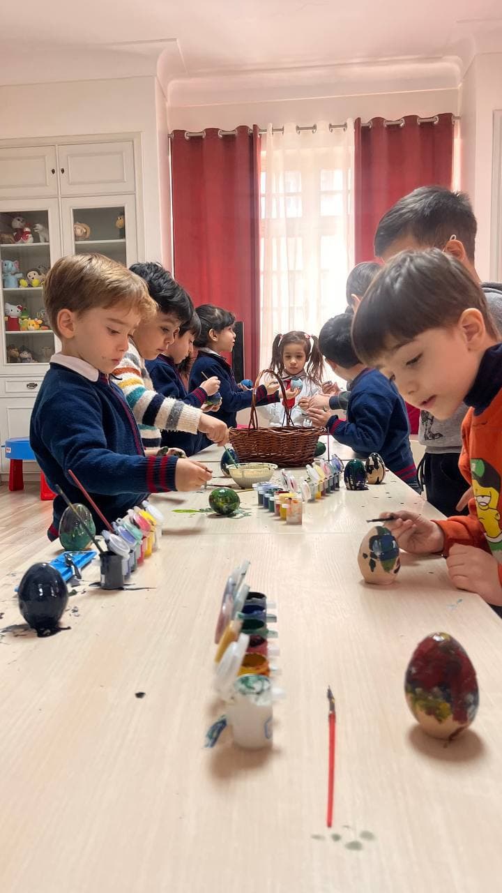 رنگ آمیزی تخم مرغ